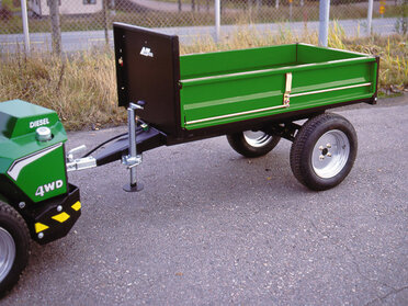 preprava materiálu a hydraulické vyklápanie pomocou vozíka Avant
