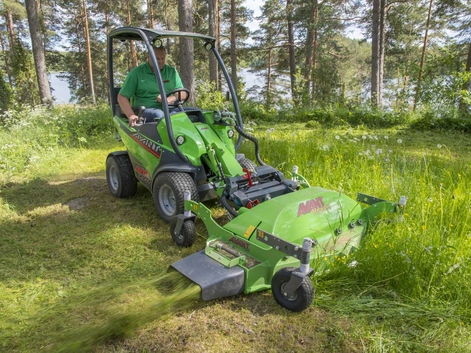 avant 200 nakladač kosenie trávy