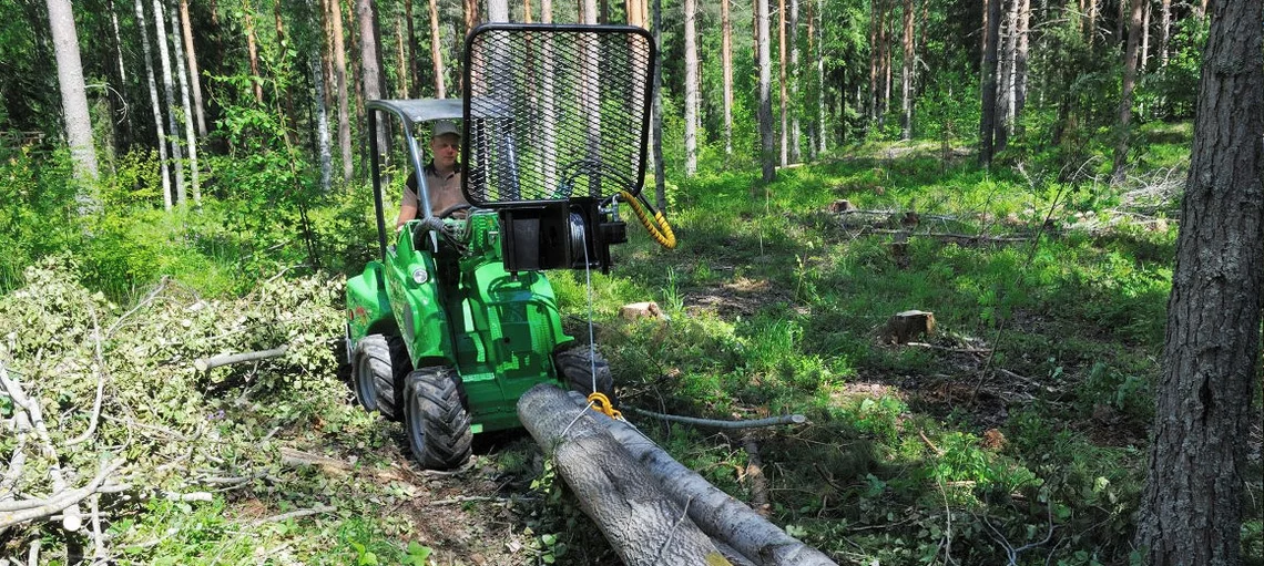 hydraulický naviják pre pritiahnutie rôznych predmetov z neprístupných miest