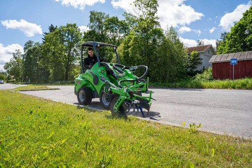 klbovy-nakladac-avant-seria-500