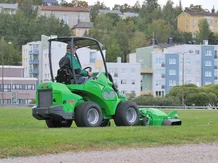 kosenie trávnika rotačnou kosačkou Avant