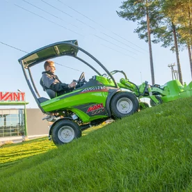 kosenie trávy kosačkou od Avant model 1200