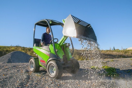 najmensi-kompaktny-mininakladac-avant