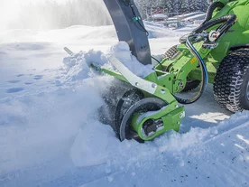 snežná fréza Avant pri odpratávaní snehu snežná fréza Avant pri odpratávaní snehu