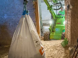 žeriavové rameno s hákom a balíkom od Avantu žeriavové rameno s hákom a balíkom od Avantu